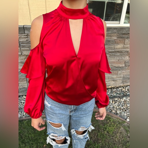 Bisou Bisou Red Cold Shoulder Top - Picture 5 of 7